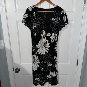 Black and White Knee-Length Dress with Short Flutter Sleeves
